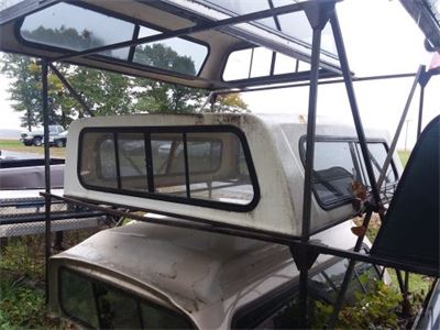 #32 White Fiberglass 6’6″ Topper $250